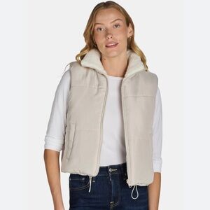No Boundaries Reversible Beige Puffer Vest with Faux Sherpa Lining, Women’s XL